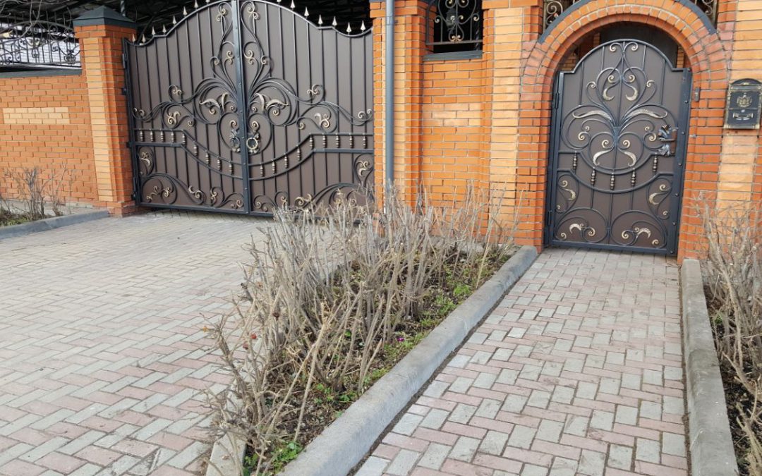 Чистка и стрижка шиповника — Займище